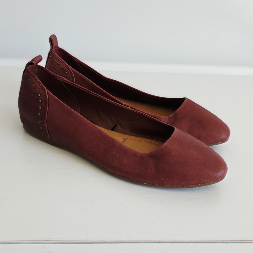 Lucky Brand LP-Cayna Leather Upper Studded Burgundy Flat Shoes Women Size 6.5M